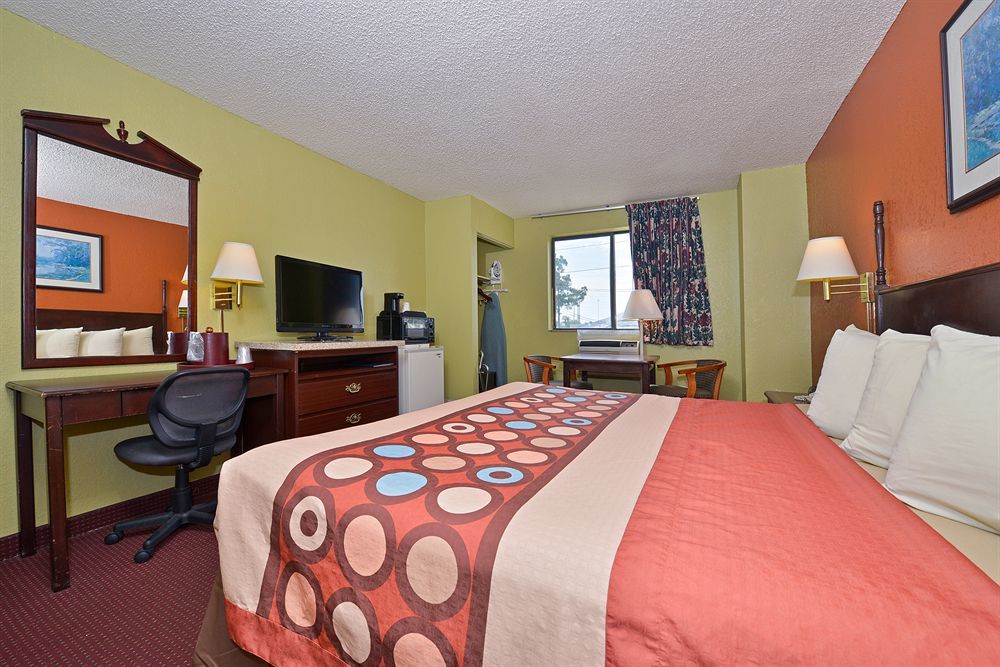 Hotel Super 8 By Wyndham Brunswick/St Simons Island Area Extérieur photo