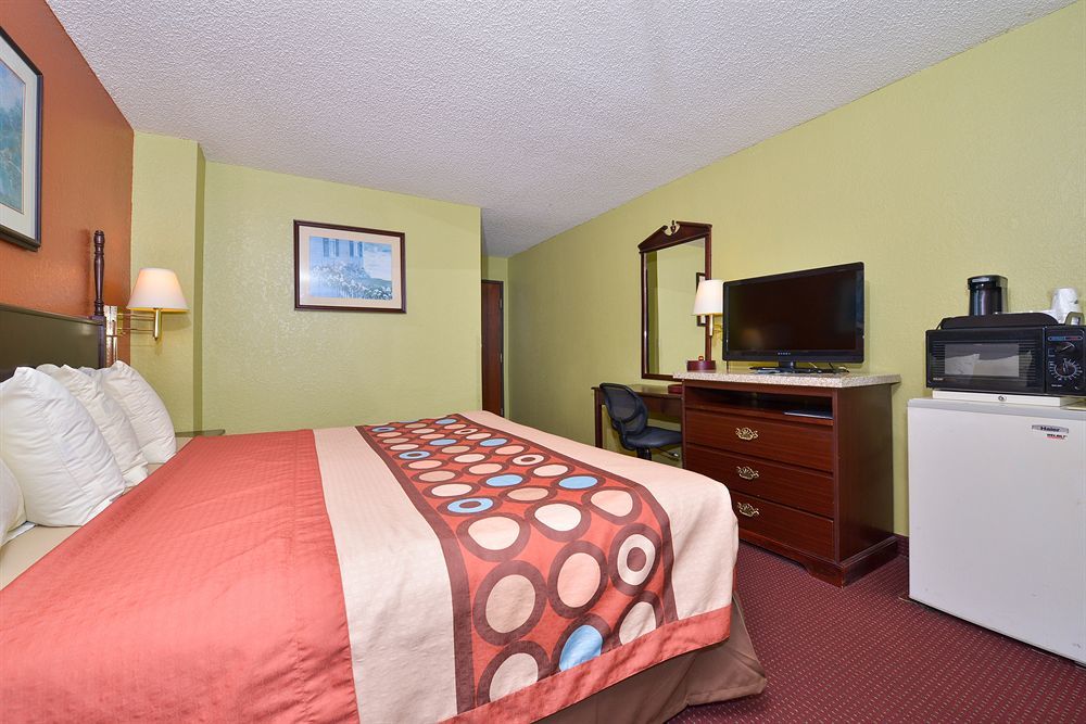 Hotel Super 8 By Wyndham Brunswick/St Simons Island Area Extérieur photo