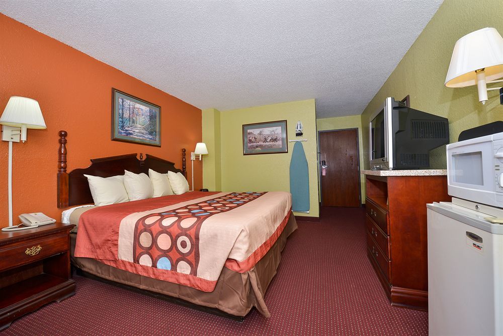 Hotel Super 8 By Wyndham Brunswick/St Simons Island Area Extérieur photo