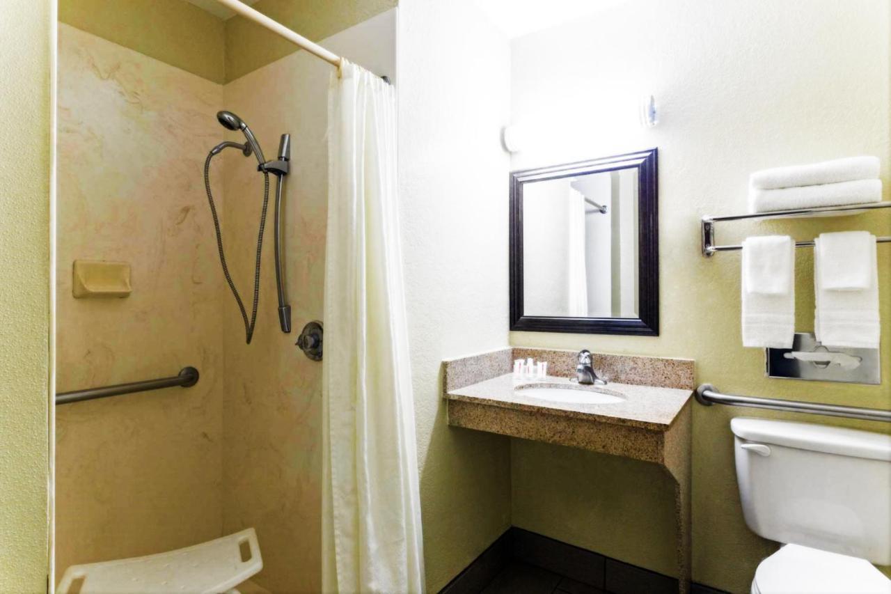 Hotel Super 8 By Wyndham Brunswick/St Simons Island Area Extérieur photo