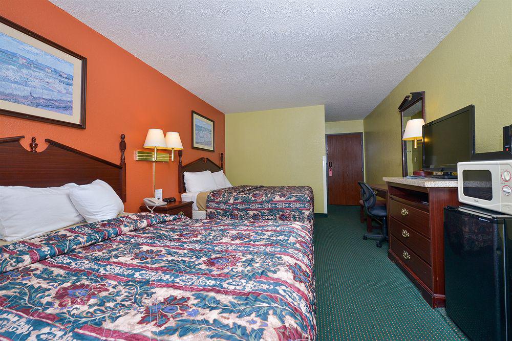 Hotel Super 8 By Wyndham Brunswick/St Simons Island Area Extérieur photo